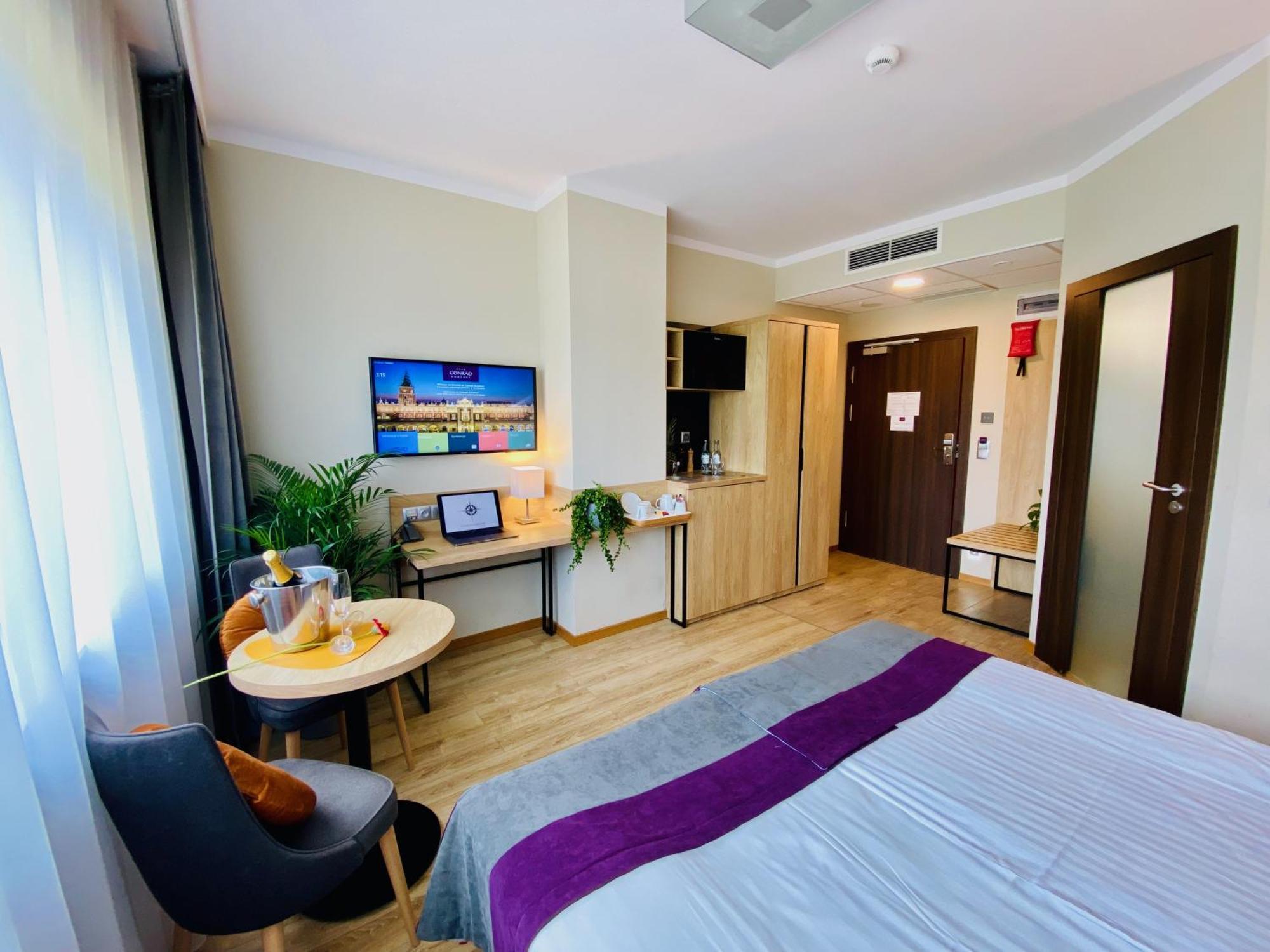 Conrad Comfort Hotell 4*